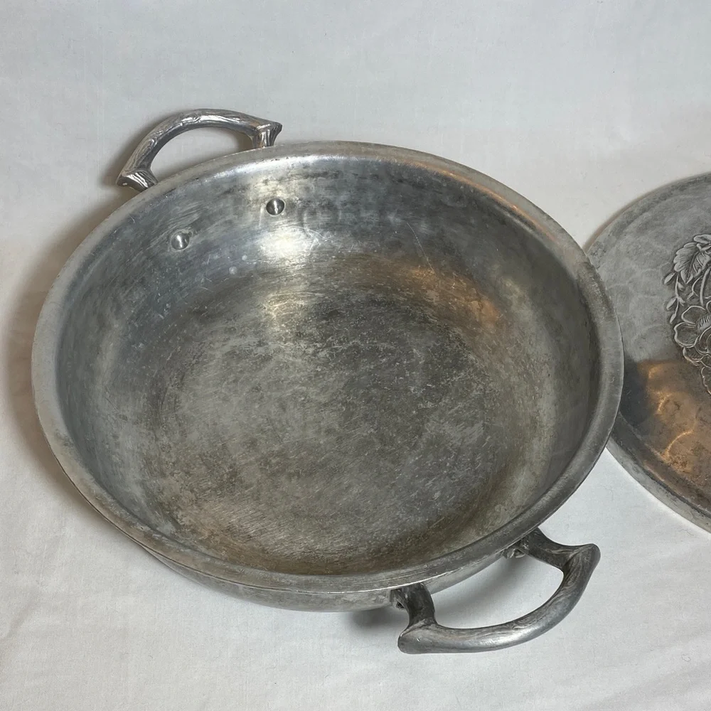 Vintage Everlast Hand-forged Aluminum 10” Casserole with Decorative Lid